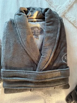 2 Bademantel weiß/ Grau gr. S/M neu