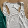 2 Sporttops / H&M / Gr. L / grün & beige
