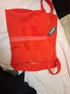 A red dresses