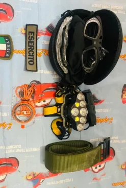 Abbigliamento esercito e oggettistica varia militare