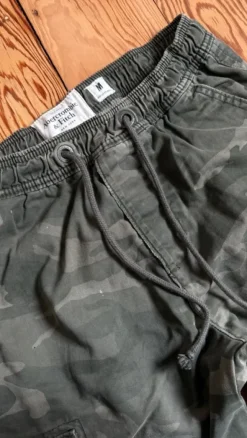 Abercrombie & Fitch Hose, Camouflage, Größe M. Gummizug