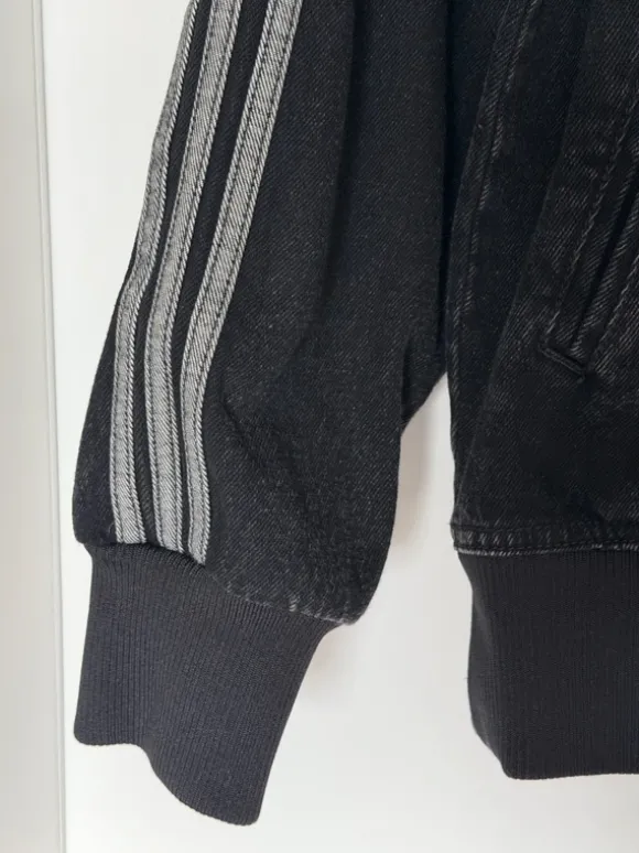 Adidas Originals Jeansjacke schwarz (true black) Gr L. neu und ungetragen mit Etikett
