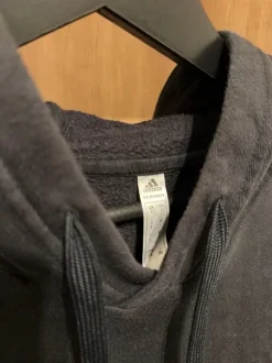 Adidas Pullover mit Kapuze
