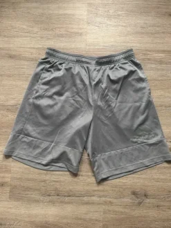 Adidas Shorts in L