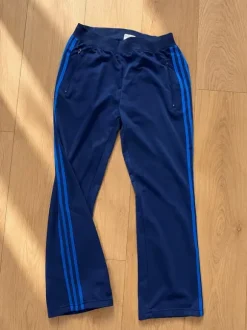 adidas Trainingshose Baggy – Navy / Blau – Größe M (Flecken)