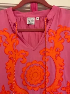 Aktuelles Sommerkleid von Emily van den Berg