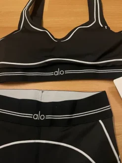 alo yoga set zwart