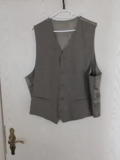 Anzug Gr. 52 grün Khaki einmal getragen mens design