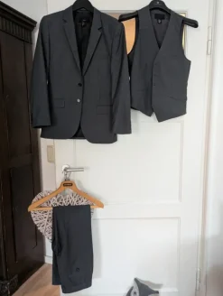 Anzug mit Weste, H&M, 44