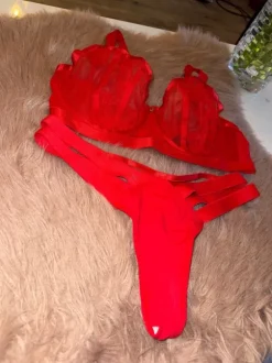 Asos - ensemble lingerie rouge sexy neufs avec emballage d’origine