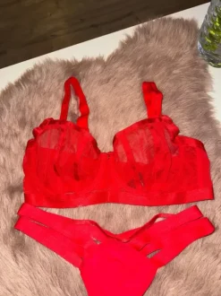 Asos - ensemble lingerie rouge sexy neufs avec emballage d’origine