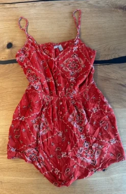 ASOS Playsuit mit Bandana-Muster – Gr. 38
