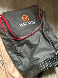 Bacardi pakket, shirt maat L, pet en tas