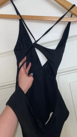 Badeanzug mit cut outs
