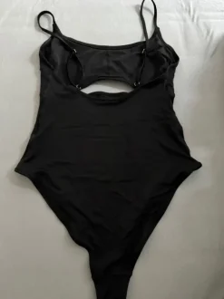 Badeanzug mit Cutout, H&M, Gr. 38