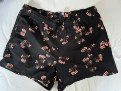 Badehose Asos Gr XL schwarz Blumen wie neu