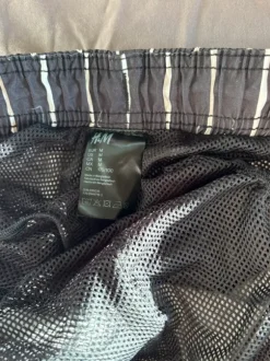 Badeshorts gestreift