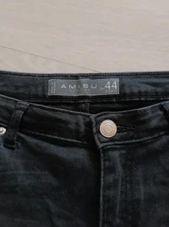 Basic denim shorts in schwarz