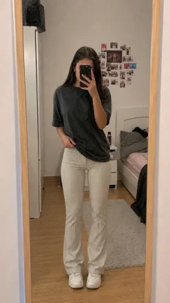 Beige Vintage Jeans