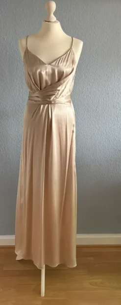 Beigefarbenes Trägerkleid mit Schleife – Gr. 36