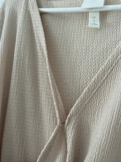 Beiger Jumpsuit mit Bindegürtel M