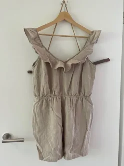 Beiger Jumpsuit von H&M