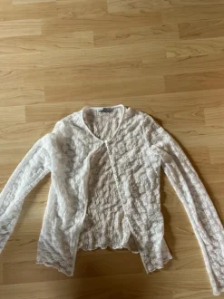 bershka cardigan mit blumen neu