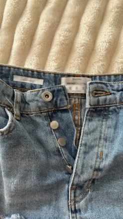 Bershka High Waist Short denim Jeans