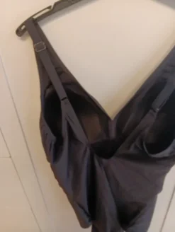 Bexleys Badeanzug