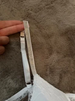 BH mit Glitzer und spitze Weiß 90D