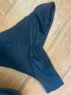 Bikini Hose mit hohem beinausschnitt