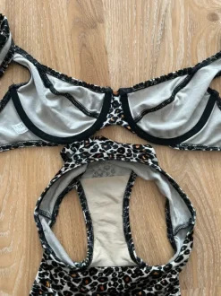 Bikini Leo 90er