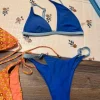 Bikinis blau und orange