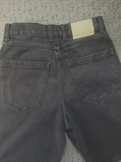 Black Squad Puro Loco Jorts in Schwarz