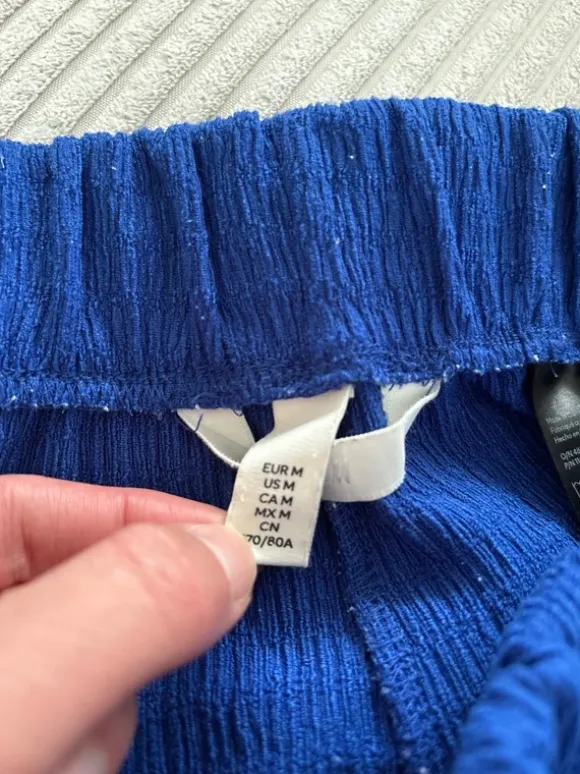 Blaue Shorts