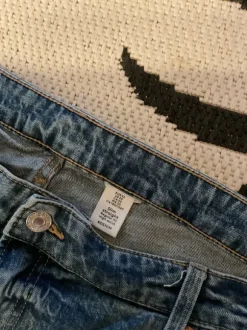 Blaue Slim Straight Jeans