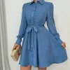 Blaues knielanges Kleid