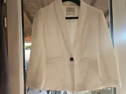 Blazer blanc cassé Bershka