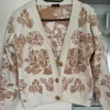 Blumenmotiv beige creme weiss Pulli Cardigan 36 38 S M unbenutz