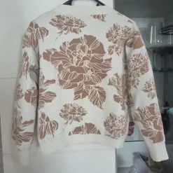 Blumenmotiv beige creme weiss Pulli Cardigan 36 38 S M unbenutz