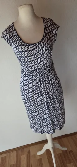 Boden Kleid