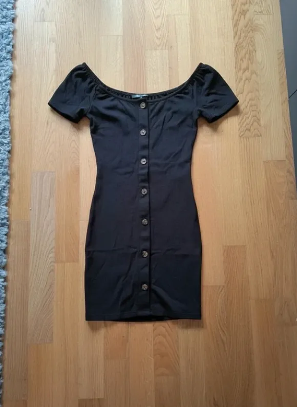 Bodycon Kleid mit Knöpfen