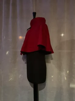 Bordeaux rook kort schouder cape