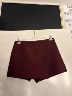 Bordeaux short