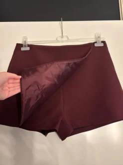 Bordeaux short