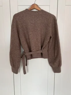 Braune Strickjacke von & Other Stories in Gr. S