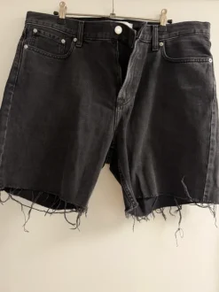 Calvin Klein kurze Jeanshose, schwarz, Größe XL