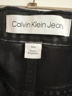 Calvin Klein kurze Jeanshose, schwarz, Größe XL