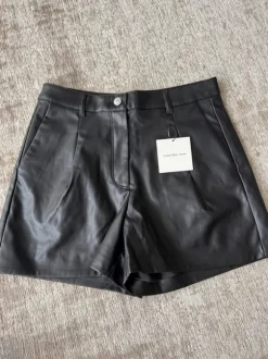 Calvin Klein Leder Shorts