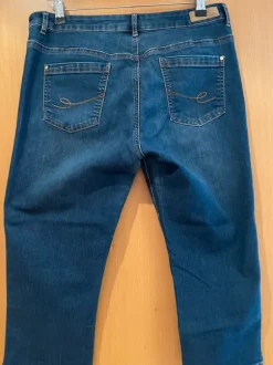 Capri Jeans